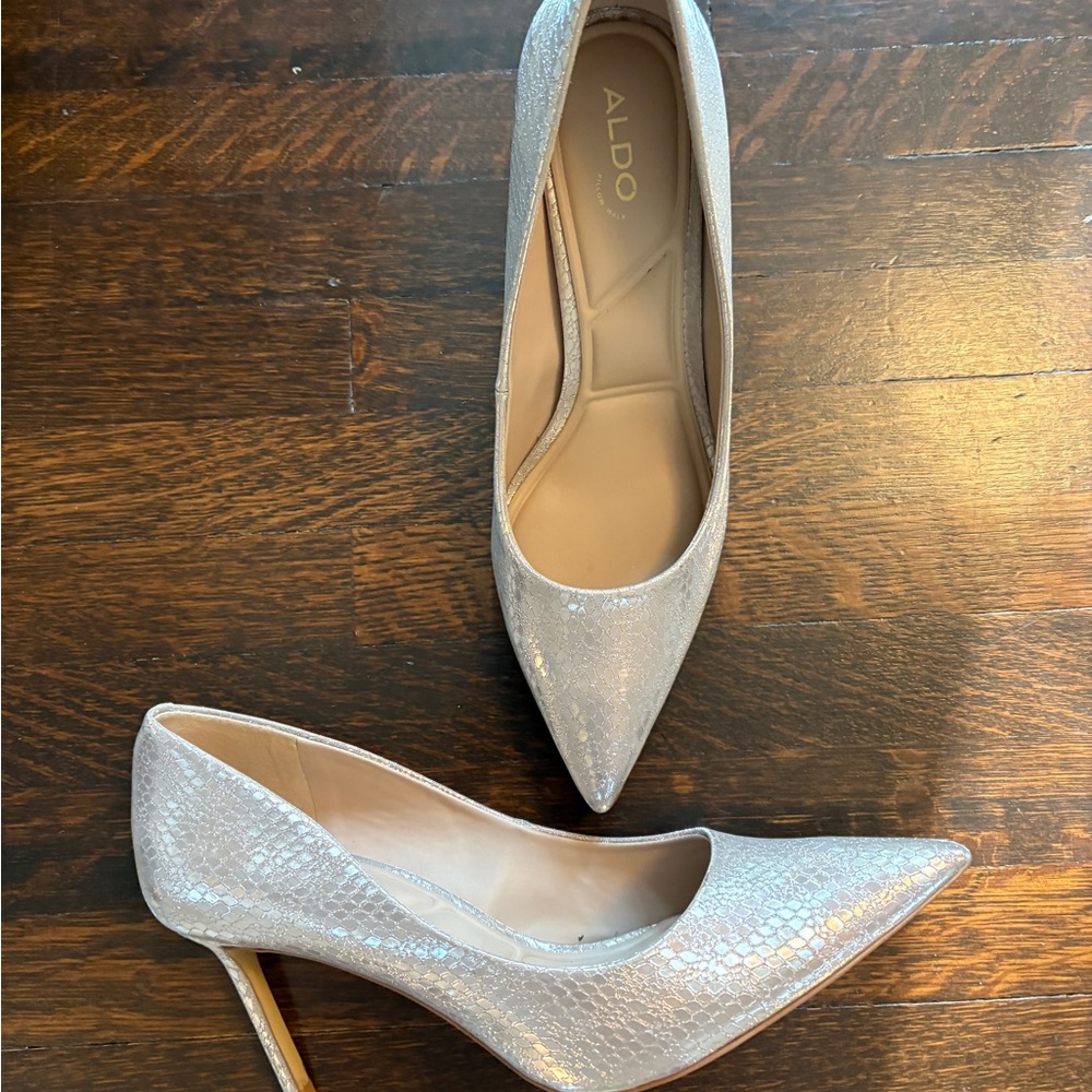 Aldo Shimmering pink tone heels